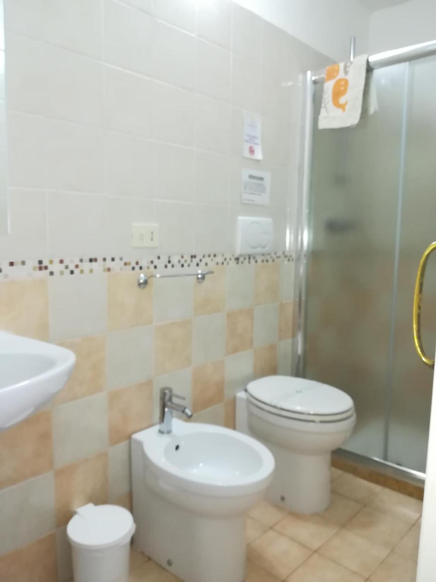 B&B Mareen Santa Maria al Bagno Bilik gambar